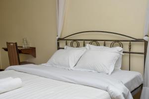 Goshen Farm Hotel