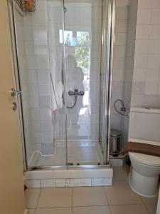 Bright Authentic Cycladic Home, Walk to Ermoupoli Center