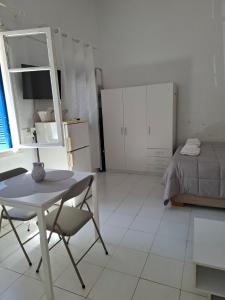 Bright Authentic Cycladic Home, Walk to Ermoupoli Center