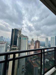 Studio with City View, Balcony, Gym, Fast WiFi, Netflix