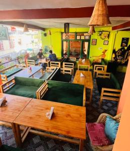 Non Stop Cafe Hostel & Stay