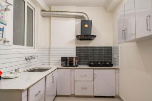 Santa Fe 1BHK Cityview by Homeyhuts