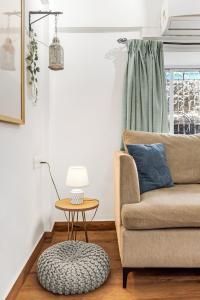Tori 1BHK in Bandra W by Square One Stays