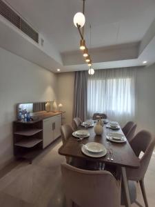 Private Pool 5BR Villa at Celesta Hills with Golf Views