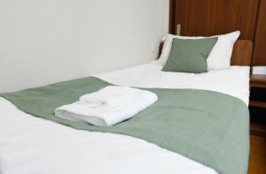 Near Shinsaibashi Dotonbori 2BR private floor 6 Single beds