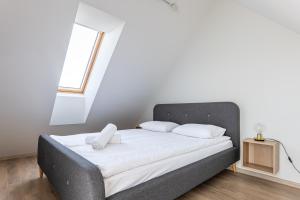 Green Shine Apartment, By Cohost