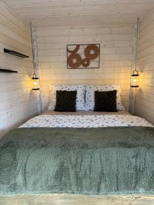 Treetop Tiny House Pod Korunami