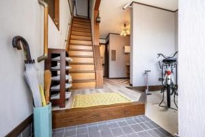 Near Namba,Children welcome,Games available,Bicycles available,Private standalone house for up to 10 people,Right by the shopping district