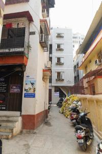 Vera Modern 1BHK in Khar W by Squareone Stays