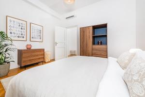 Newly renovated 2BDR with big Terrace-204