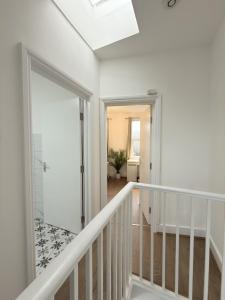 Stylish Room with bathroom in Trendy East London Bethnal Green
