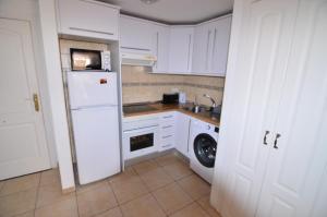 Apartamento HAKUNA MATATA con gran terraza, planta baja