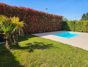 Maison très bien équipée avec piscine et au calme