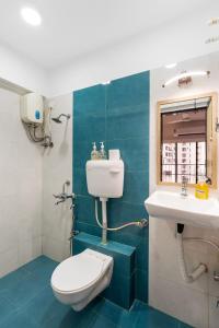 Evara 1BHK in Khar W by Square One Stays