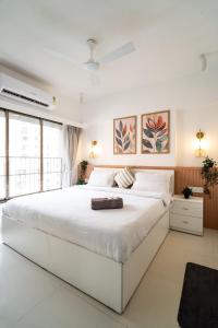 Evara 1BHK in Khar by SquareOne Stays