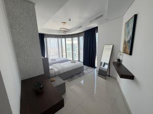 Aarna Signature stays - Stay Elevated -Spacious 3-BR Apartment with Stunning Burj View