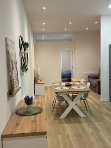 Tantín Suite: Loft Céntrico de Lujo, Techos Altos.
