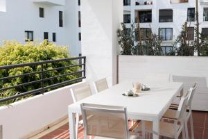 MARBELLA BANUS SUITES - Terrazas de Banus Flat, in the Heart of Banus