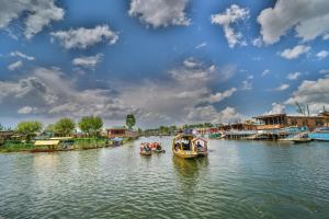 Firdous Houseboats at Dal Lake