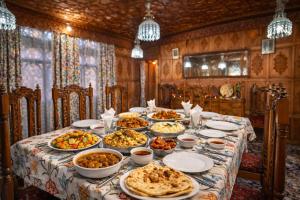 Firdous Houseboats at Dal Lake