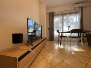 Beachfront 2BR Apartment Golem Sea View - by Enjoy Travel