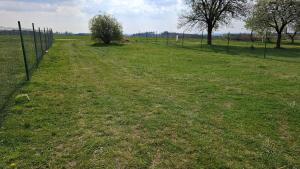 Zahrada na cyklostezce Ketkovice - Karavanové stání- only space for caravan and motorhome