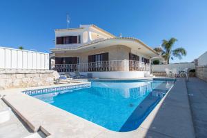 Villa Brisa do Mar by Algarve Holidays
