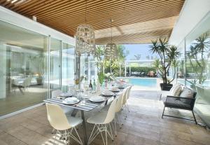 Villa Can Cristal by Villa Select