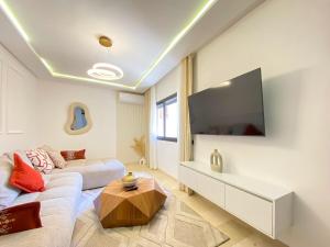 Modern Apartment city center Marrakech and Pool