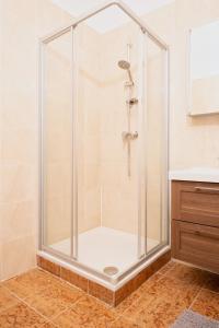 Monthly Rental Only - 5 min to U1 Vorgartenstraße - Fast Center