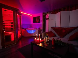 Nuit Défendue - Jacuzzi, sauna & expérience intime avec pièce secrète
