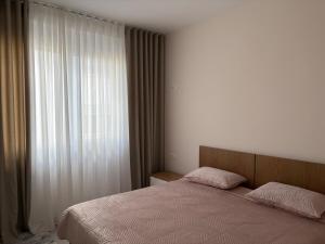 New apartment, 15 mins from the airport
