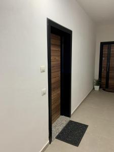 New apartment, 15 mins from the airport