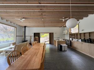 Cabin F Lake Saiko 1 min Mt Fuji Lakeview Villa Sleeps 10 BBQ Jacuzzi