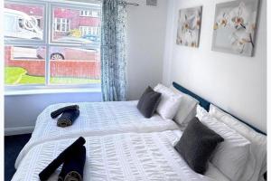 Apartment Sleeps 2 - Free Street Parking