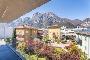 Casa Blue, sunny living