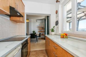 Apartment La Le with big terrace