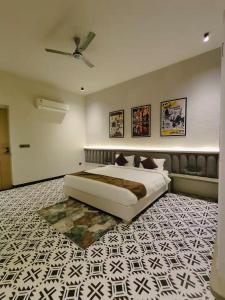 Sky Oasis 3BHK Pool Penthouse