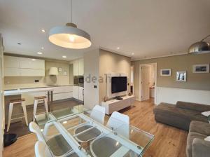 LUJO Centro Parking WIFI Maquina Arcade