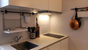 2 bedrooms flat on the beach, City center, 1 line