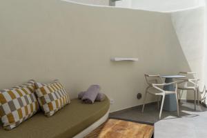 Aeon Suites - Adults Only by Mr and Mrs White