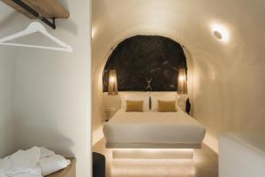 Aeon Suites - Adults Only by Mr and Mrs White