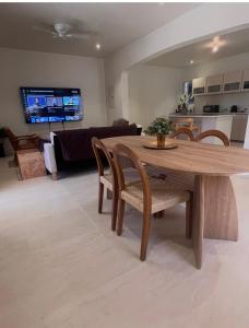 Stylish apartment 6 minutes walk to Mullins Beach