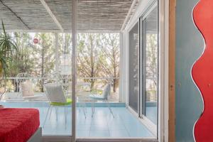 Central Apt Private Balcony & Rooftop Access - CT1