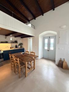 Lazaridis House