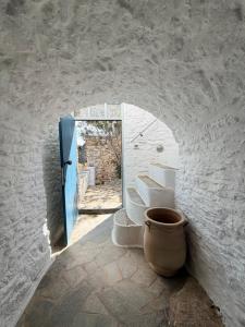Lazaridis House
