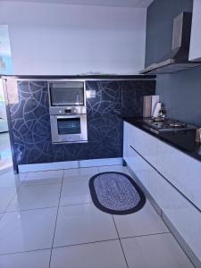 Ocean View 3BR Pool Apartment 50m to Flic-en-Flac beach