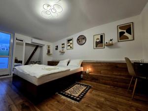 Wood Nest Home