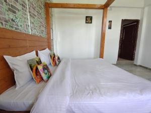 Pinewood Sunrise Homestay Kasauli