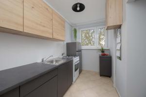 Modern & Pet Friendly Apartment with Balcony by Noclegi Renters